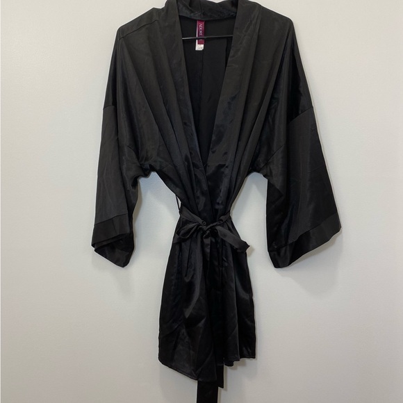 Silky “satin” robe - adore me - Picture 3 of 6